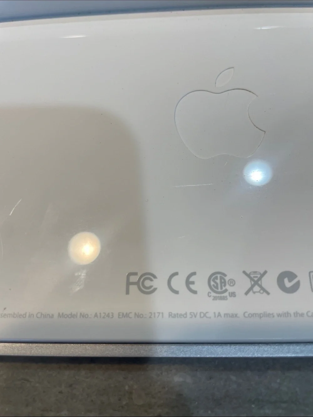 Genuine Apple A1243 Wired Slim USB Keyboard in Silver/White